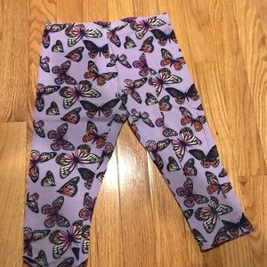 Girl’s butterfly print capris
